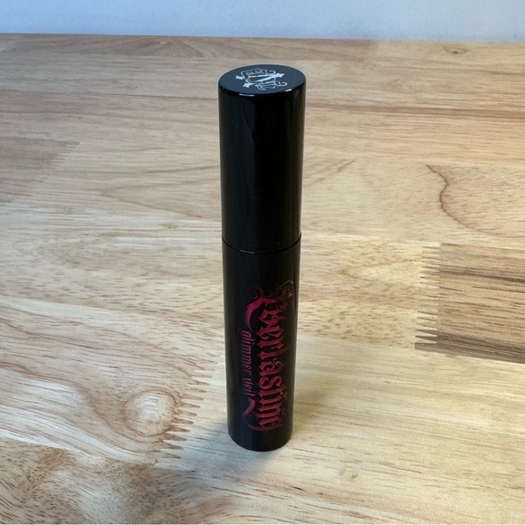 Kat Von D Everlasting Glimmer Veil Liquid Lipstick: Shockful - Picture 4 of 9